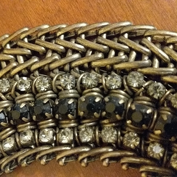 Chainmail and Rhinestone Collar Statement Necklace - Picture 4 of 6